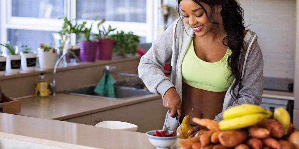 Riduci il grasso viscerale sia con la dieta keto che con quella a basso contenuto di carboidrati